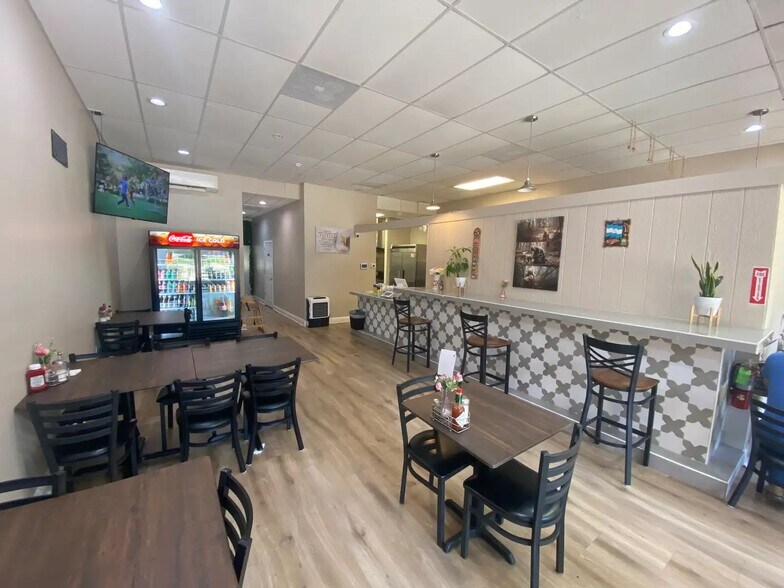 More Photos Of 18539 LA-22, Ponchatoula Storefront Retail Office For Sale