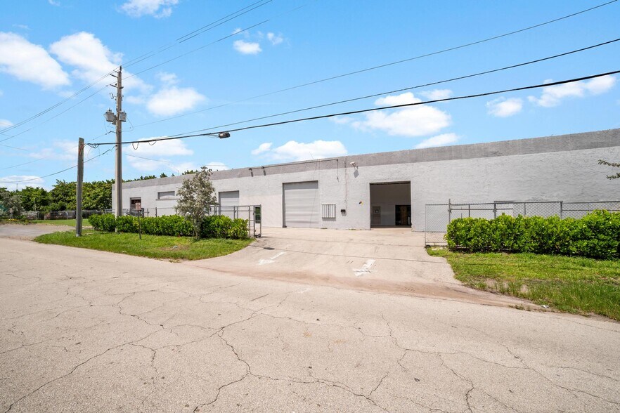More Photos Of 800 SW 17th Ave, Delray Beach Warehouse For Sale