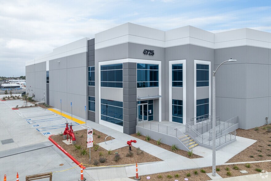 More Photos Of 4725 Troy Ct, Jurupa Valley Manufacturing For Sale