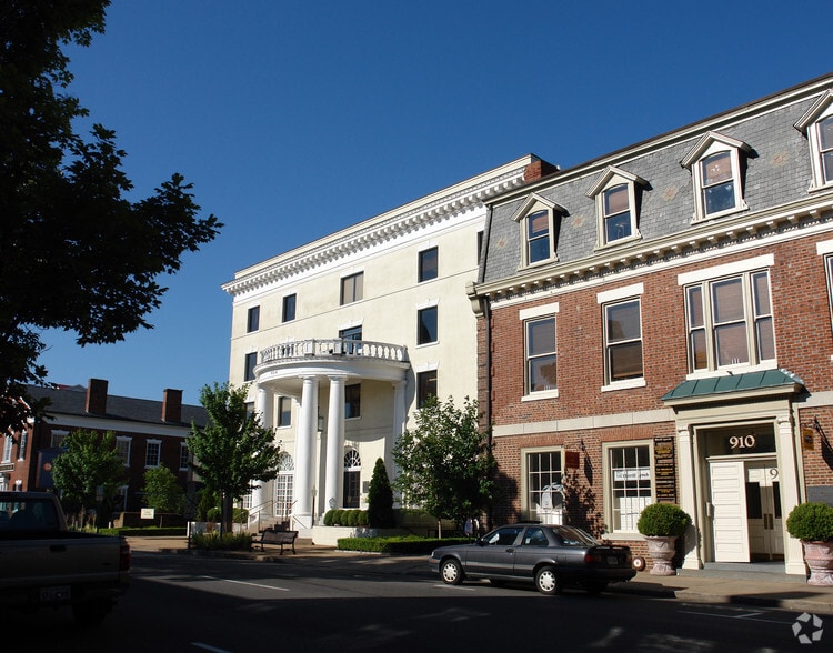 More Photos Of 904 Princess Anne St, Fredericksburg Office For Lease