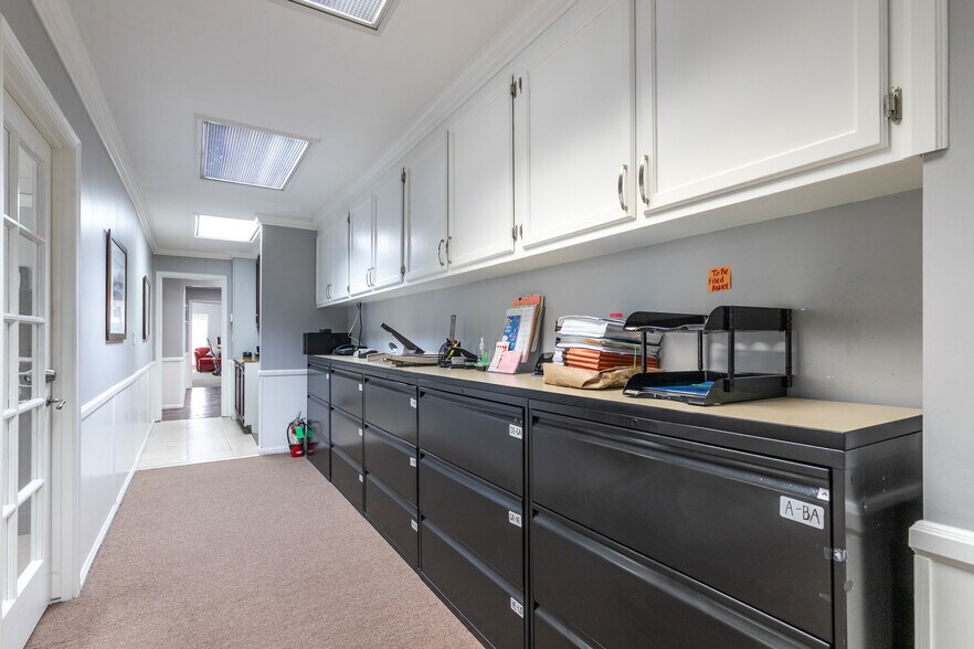 More Photos Of 1913 E 17th St, Santa Ana Office For Sale