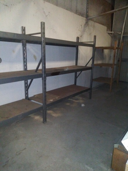 More Photos Of 5017 N Coolidge Dr, Tampa Warehouse For Lease