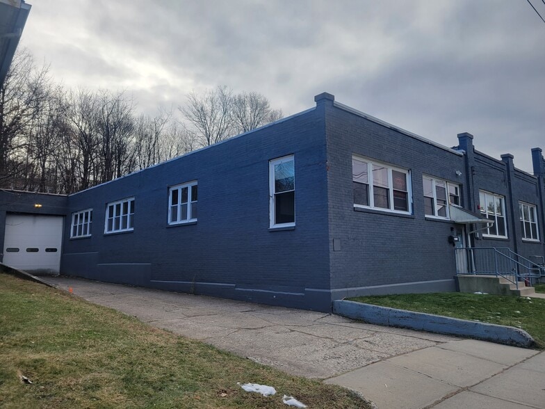 More Photos Of 105-119 Sprague Ave, Middletown Manufacturing For Lease