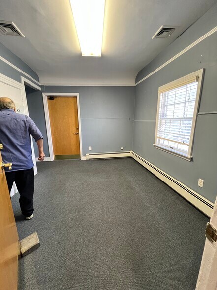 More Photos Of 26 Millburn Ave, Springfield Office For Lease