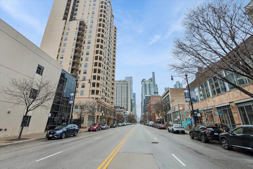 More Photos Of 1455 S Michigan Ave, Chicago Office For Sale