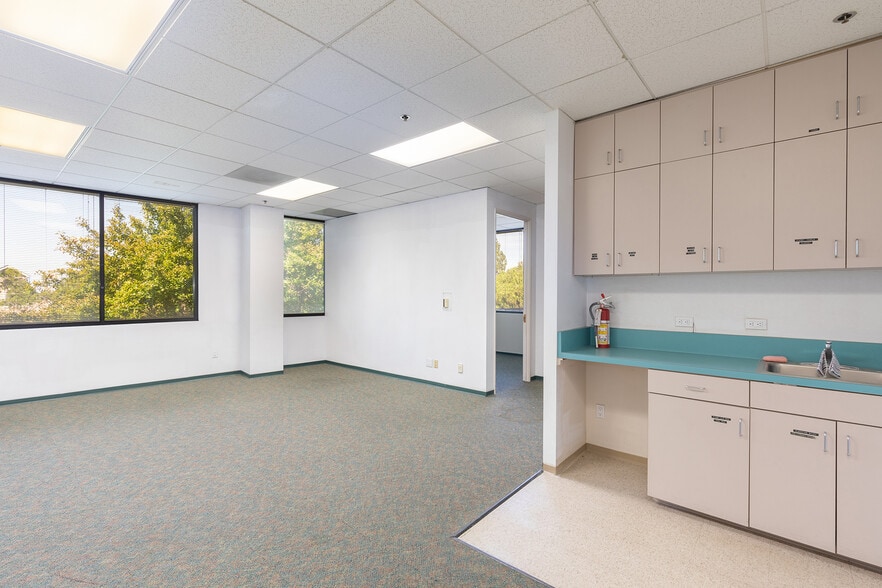 More Photos Of 333 Sunset Ave, Suisun City Medical For Lease