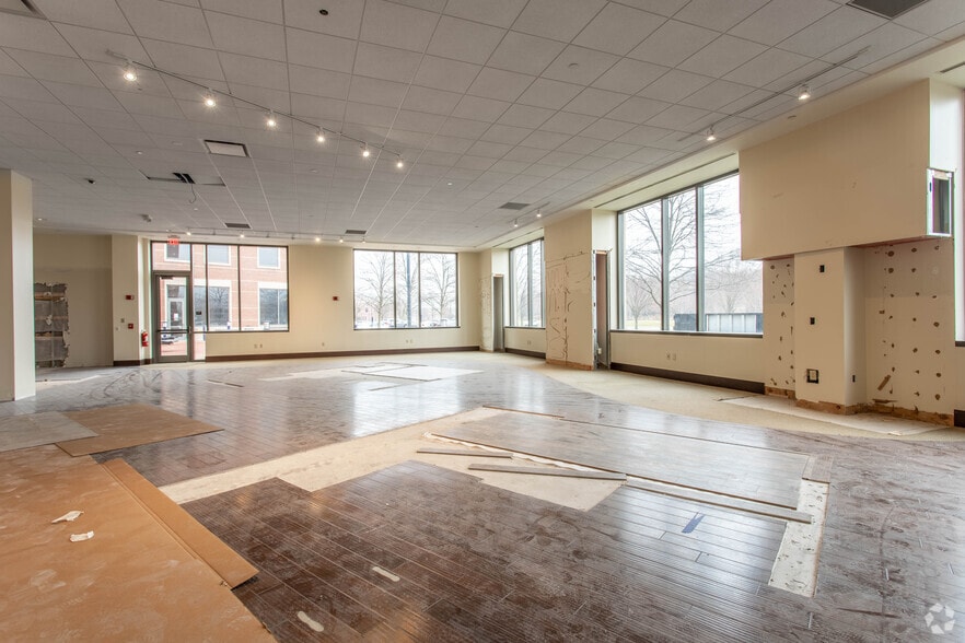 More Photos Of 3 Easton Oval, Columbus Office For Sale