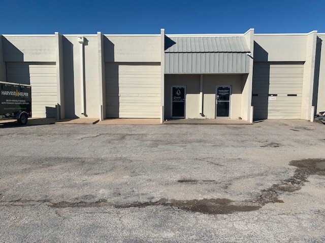 More Photos Of 3920 Classen Blvd, Norman Industrial For Lease