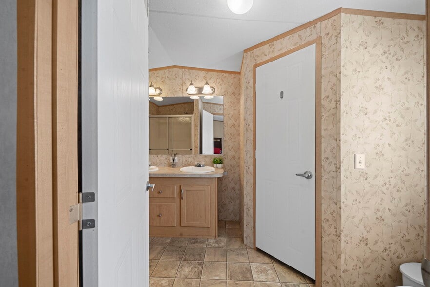 More Photos Of 820 Forest View Dr, Blanco Manufactured Housing Mobile Home Park For Sale