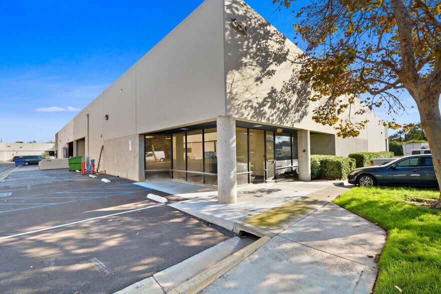 More Photos Of 350 E Crowther Ave, Placentia Warehouse For Lease