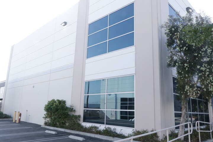 More Photos Of 2816 Columbia St, Torrance Light Distribution For Lease