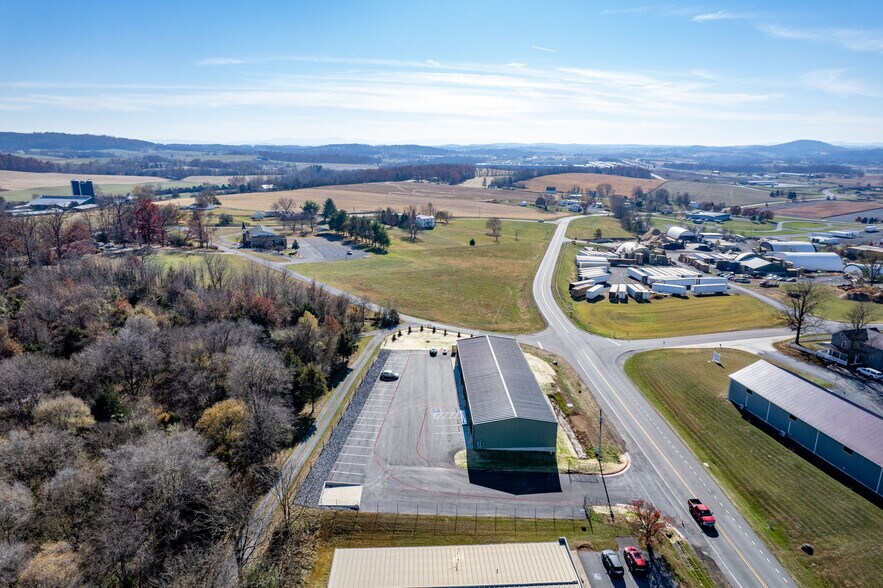 More Photos Of 1571 Pleasants Dr, Mount Crawford Warehouse For Lease