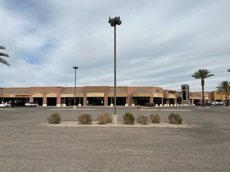 More Photos Of 2055 N Alma School Rd, Chandler Unknown For Lease