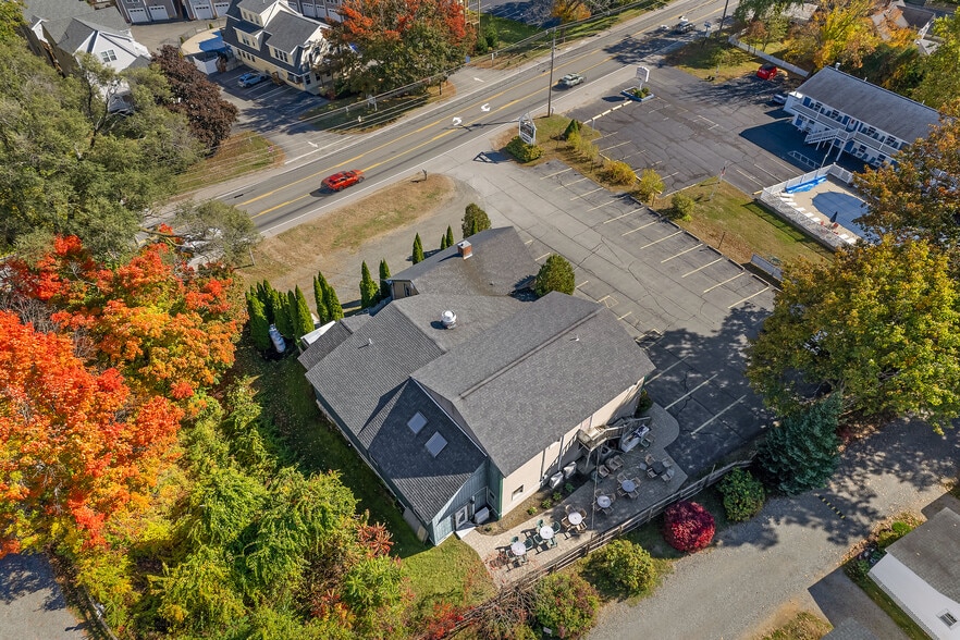 More Photos Of 52 Post Rd, Wells Restaurant For Sale