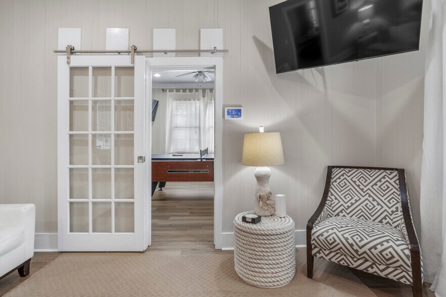 More Photos Of 1705 Government St, Ocean Springs Office For Sale