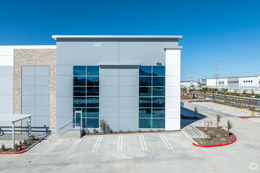 More Photos Of 3120 Wilson Ave, Perris Distribution For Lease
