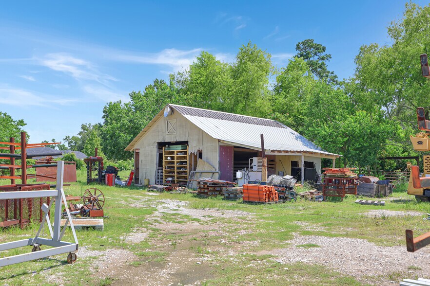 More Photos Of 16911 Pickering Rd, Conroe Warehouse For Sale