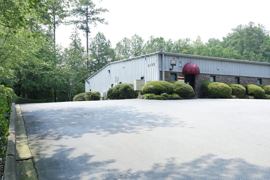 More Photos Of 4122 B Bennett Memorial Rd, Durham Flex For Lease