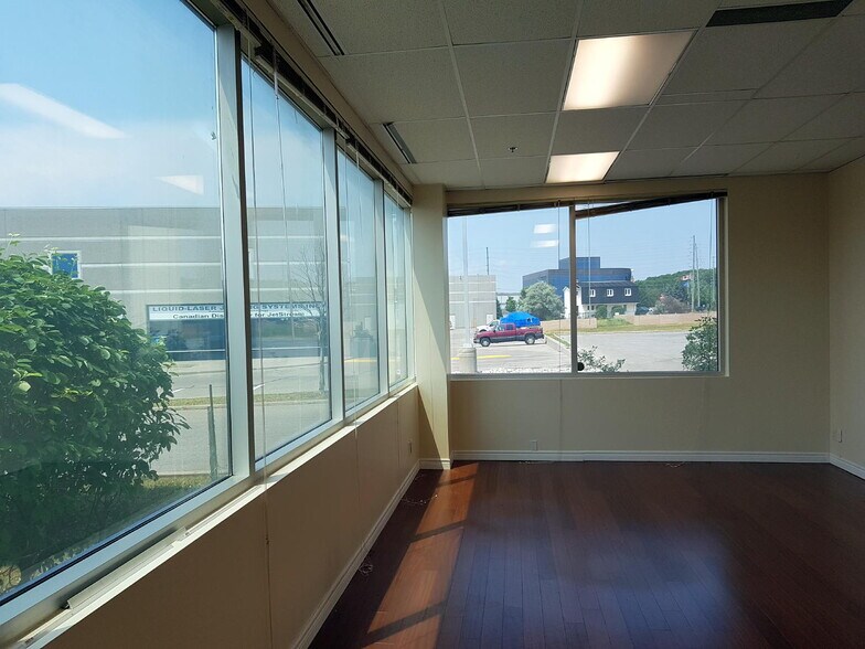 More Photos Of 385 Connie Cres, Concord Warehouse For Lease