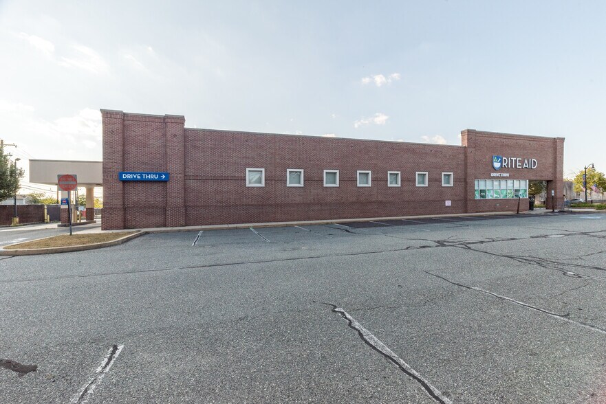 More Photos Of 340 E High St, Pottstown Drugstore For Sale