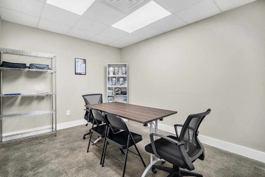 More Photos Of 1505 Hollywood Rd, Knoxville Loft Creative Space For Lease