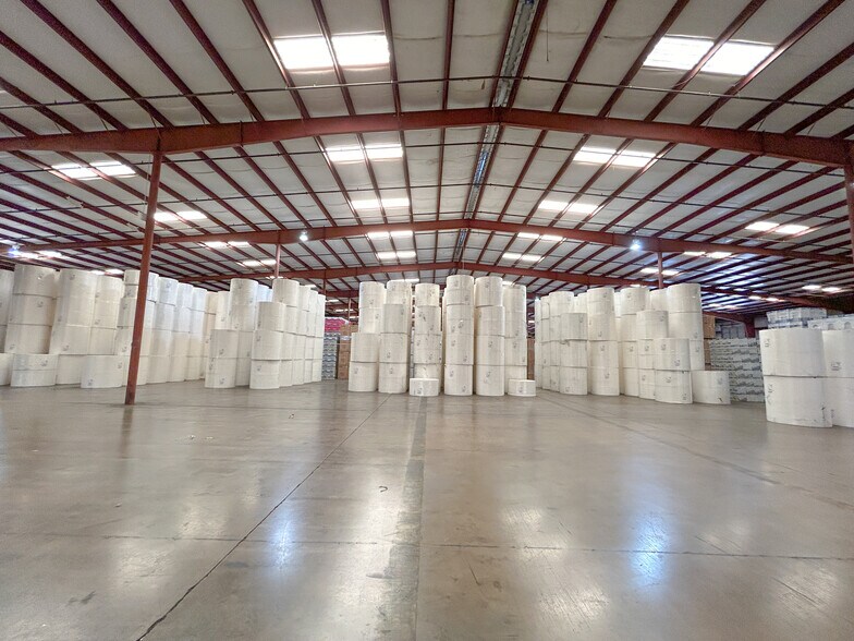 More Photos Of 252 Jacintoport Blvd, Saraland Warehouse For Lease