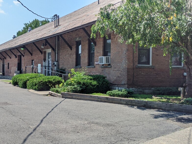 More Photos Of 80 W Circular St, Saratoga Springs Storefront For Lease