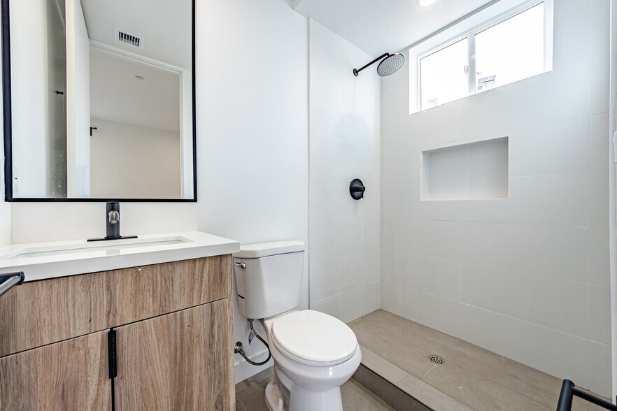 More Photos Of 4514 Lomita St, Los Angeles Multifamily For Sale