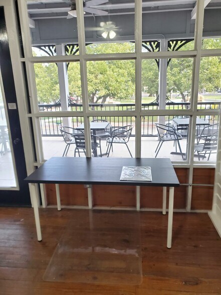 More Photos Of 204 S Austin St, Seguin Restaurant For Sale