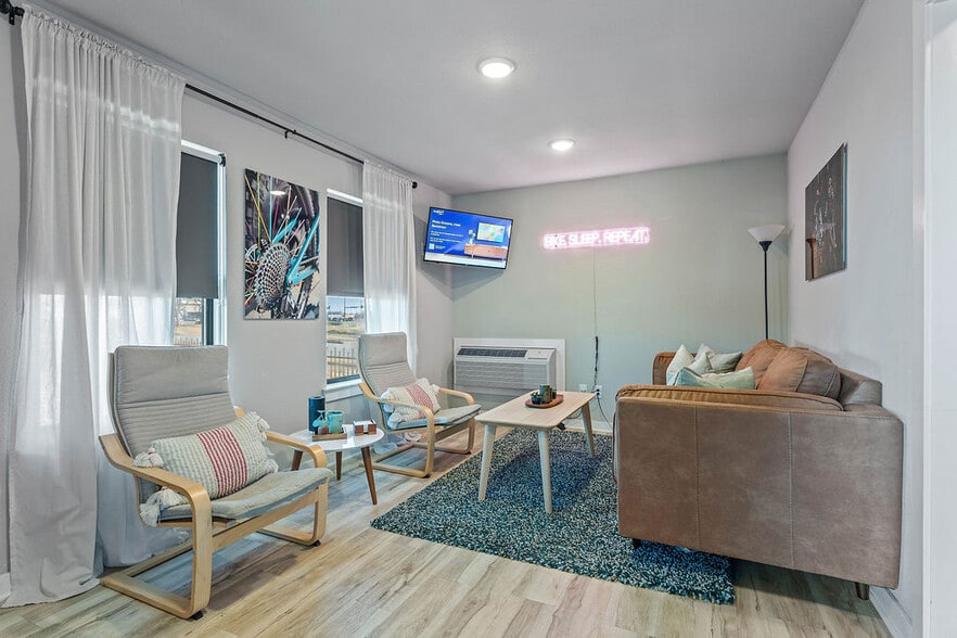 More Photos Of 3400 S Walton Blvd, Bentonville Hotel For Sale