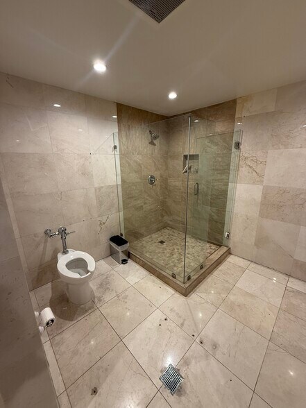 More Photos Of 1409 Sutter St, San Francisco Hotel For Lease