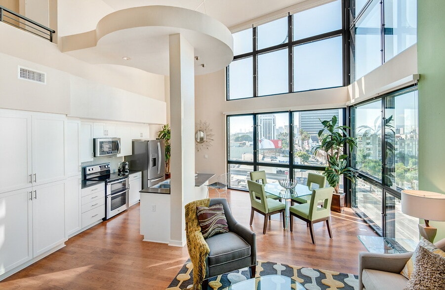 More Photos Of 5200 Wilshire Blvd, Los Angeles Apartments For Lease