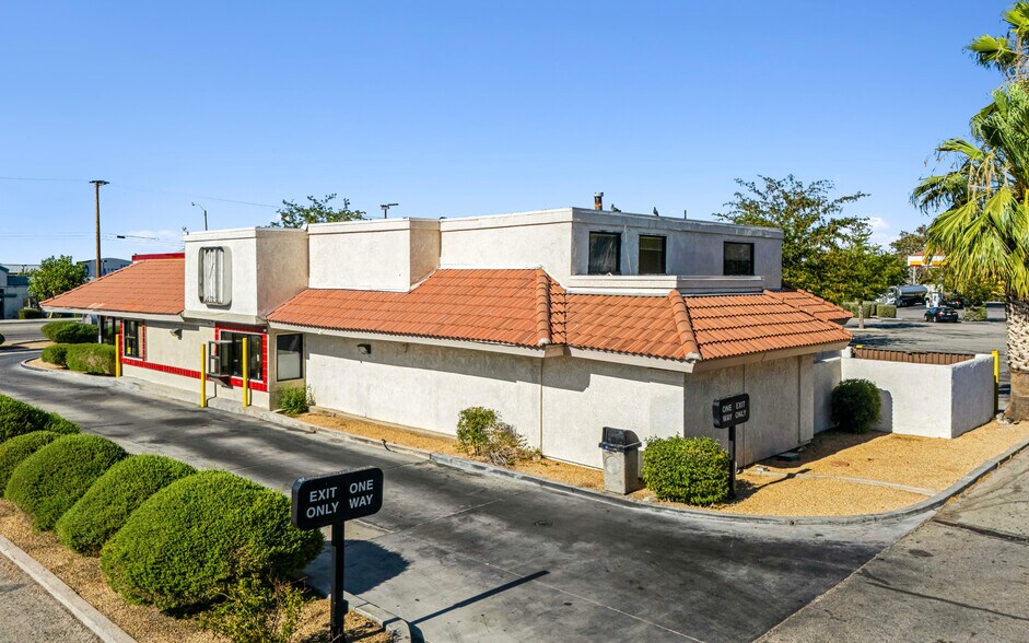 More Photos Of 2606 E Palmdale Blvd, Palmdale Fast Food For Sale