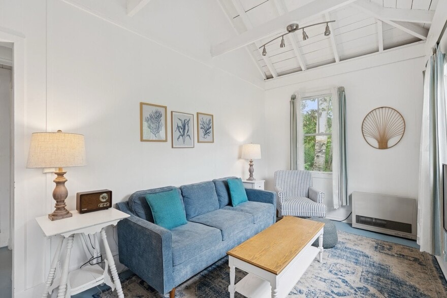 More Photos Of 201 Snowball Hill Rd, New Harbor Hotel For Sale