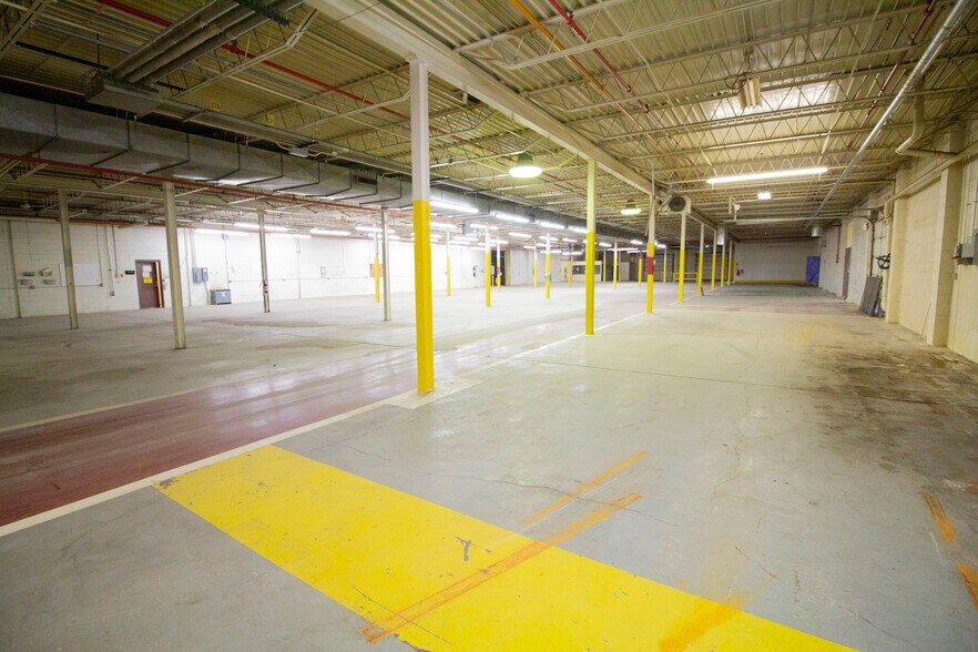 More Photos Of 126 Avenue C, Springfield Manufacturing For Sale