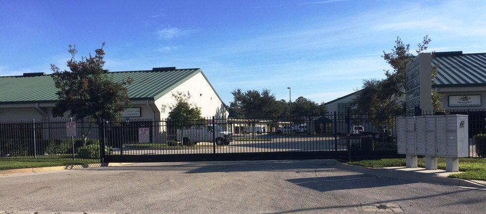 More Photos Of 3653 Regent Blvd, Jacksonville Flex For Lease