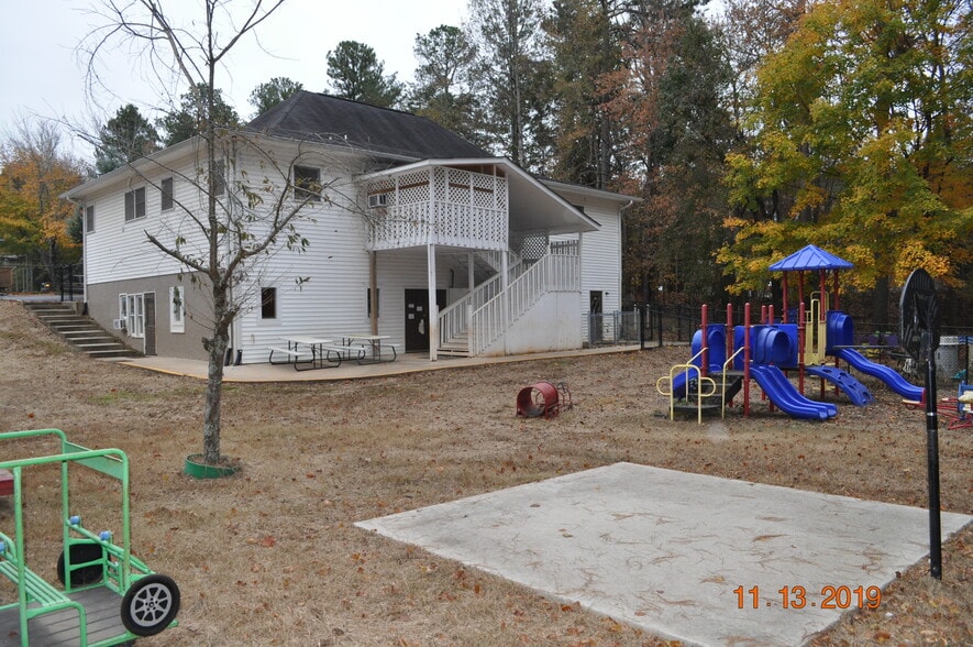 More Photos Of 5006 McEver Rd, Oakwood Daycare Center For Sale