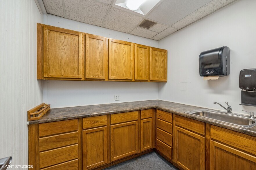 More Photos Of 5680 S Archer Ave, Chicago Loft Creative Space For Lease