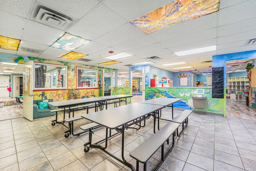 More Photos Of 3421 E Walnut St, Pearland Daycare Center For Sale