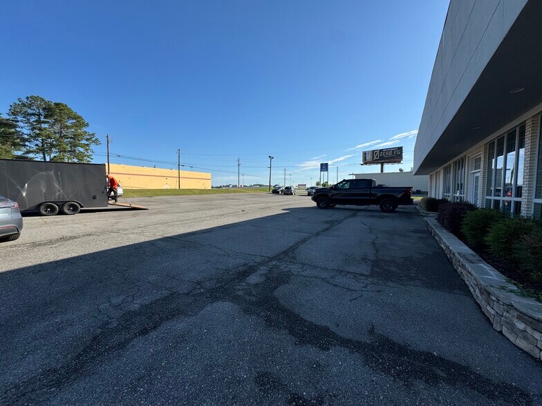 More Photos Of 118 Roberson Mill rd, Milledgeville General Retail For Lease