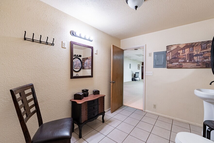 More Photos Of 65 N 200 E, Roosevelt Restaurant For Sale