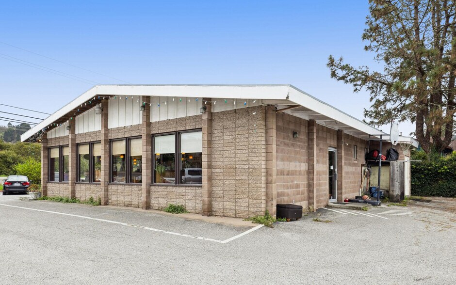 More Photos Of 3048 N Cabrillo Hwy, Half Moon Bay Restaurant For Sale