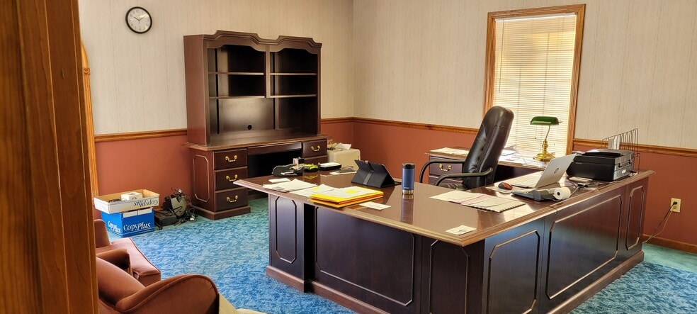 More Photos Of 1300 N Reed Station Rd, Carbondale Industrial For Sale