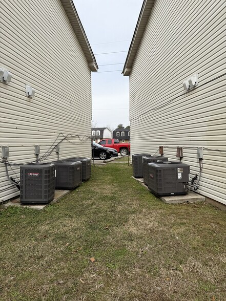 More Photos Of 217 & 219 8th St SW, Decatur Apartments For Sale