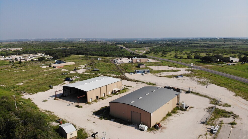 More Photos Of 8730 S Highway 181, Kenedy Warehouse For Lease