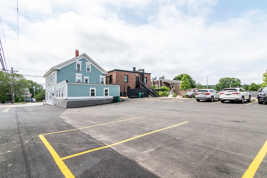 More Photos Of 3287 Post Rd, Warwick Storefront Retail Office For Lease