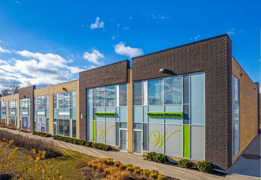 More Photos Of 1185 Queensway E, Mississauga Storefront Retail Office For Sale