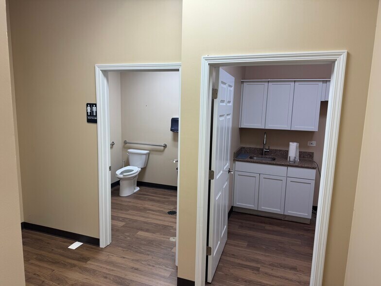 More Photos Of 7221 State Park Rd, Fox Lake Unknown For Lease