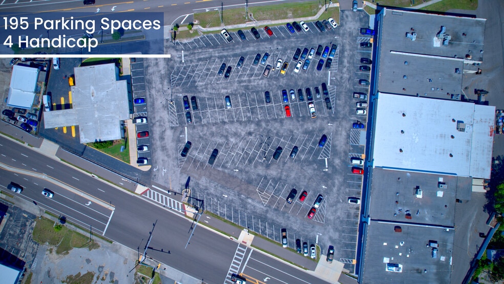 More Photos Of 650-698 S Broad St, Brooksville Unknown For Lease