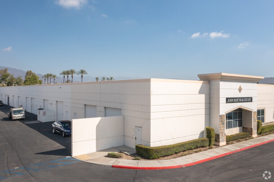 More Photos Of 7970 Cherry Ave, Fontana Showroom For Lease